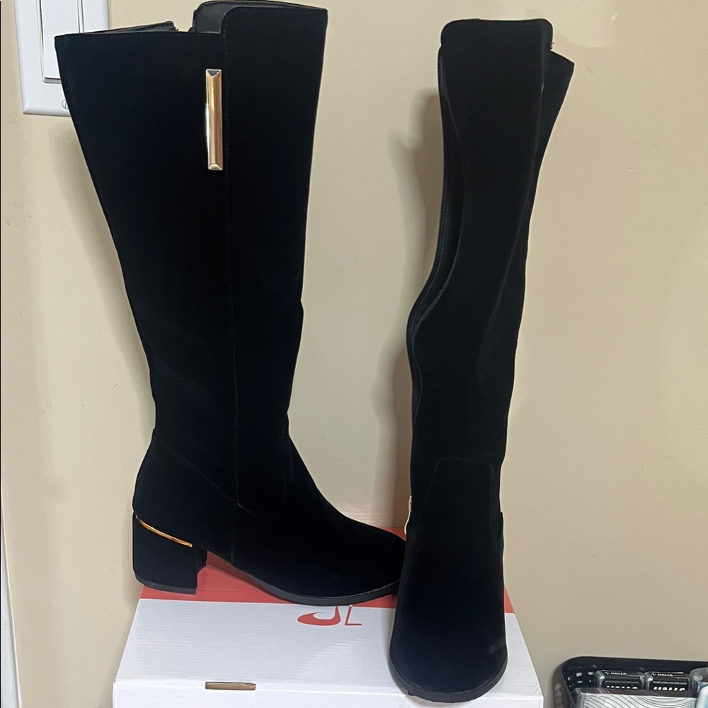 Black Knee-High Women's Boots